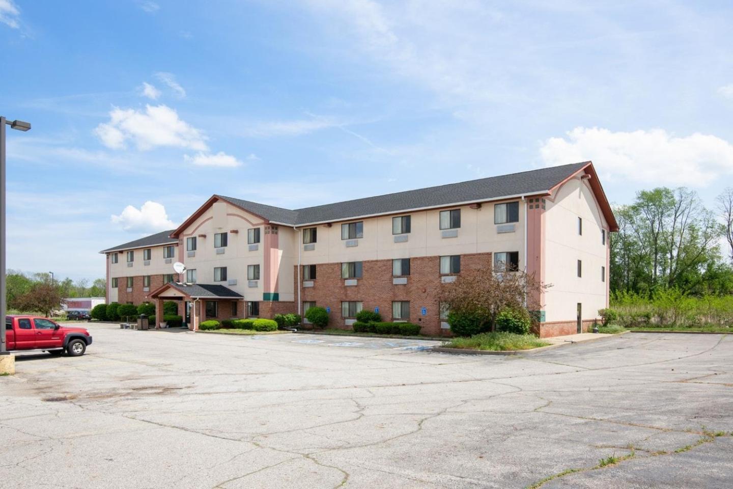 Oyo Hotel Portage I-94 Exteriér fotografie