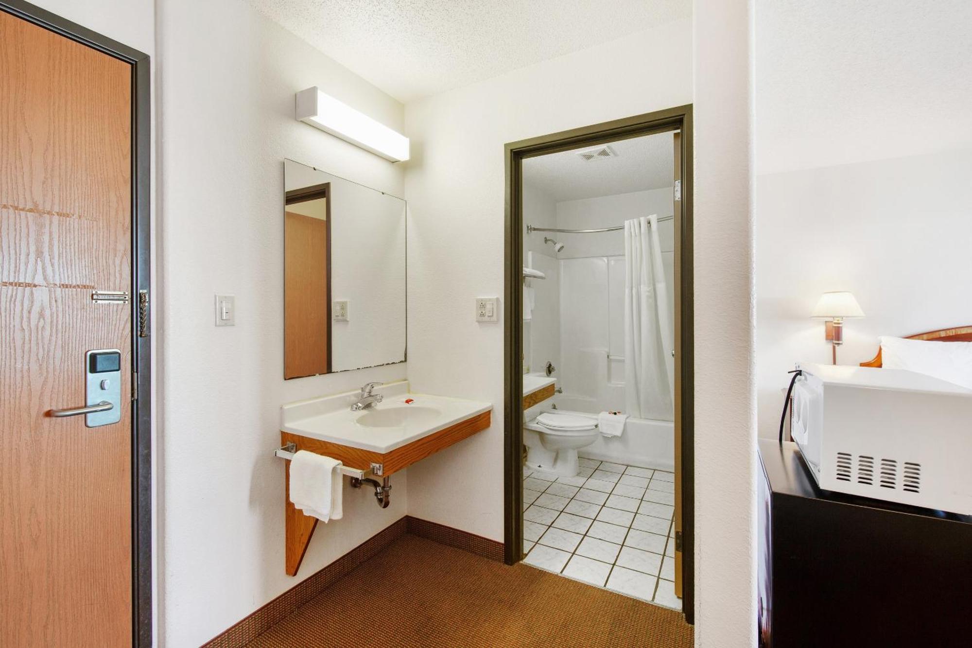 Oyo Hotel Portage I-94 Exteriér fotografie
